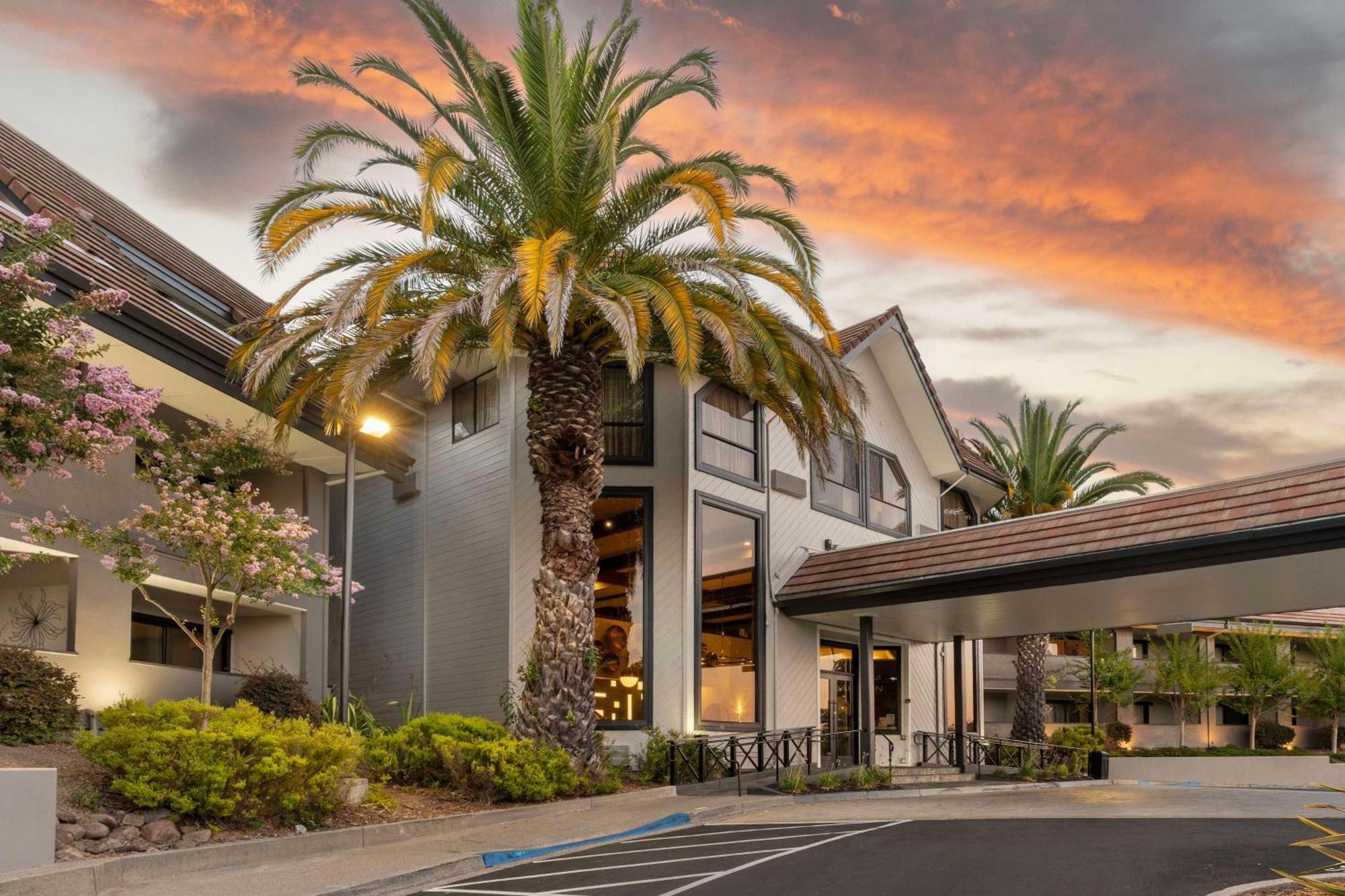 Best Western Plus Novato Oaks Inn Exterior photo